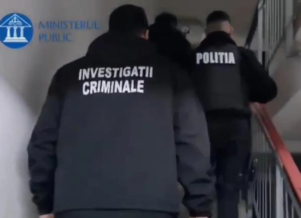 999cce16fb01d093e7ecae73c8eaf251-4