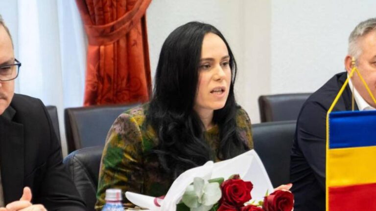 afa35d3016e1be5f95120fee223060b9-1