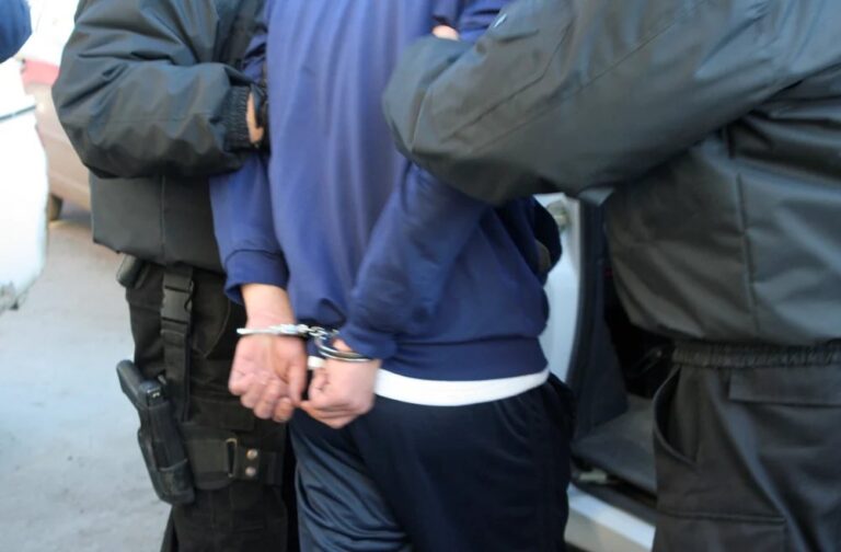 0c52ad67b420af1b893bfbd1f19727a4-1