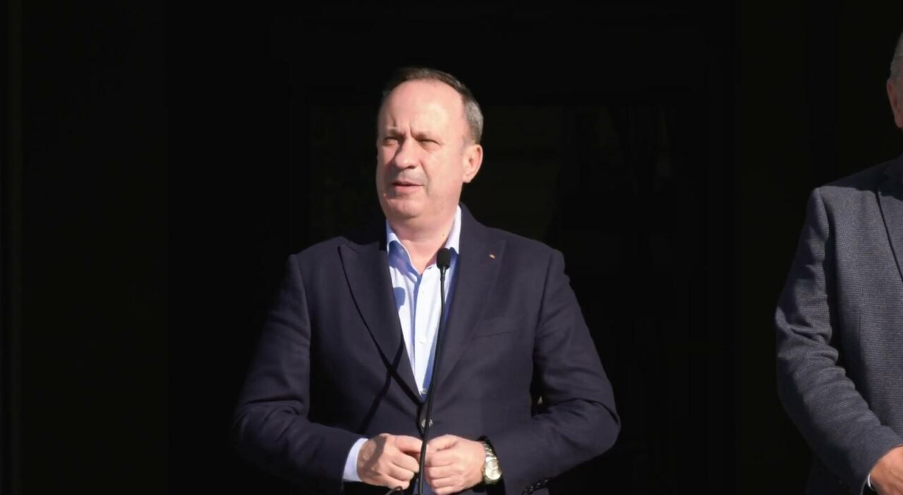 2b66712cad0fc4f7a93e0406357a144b