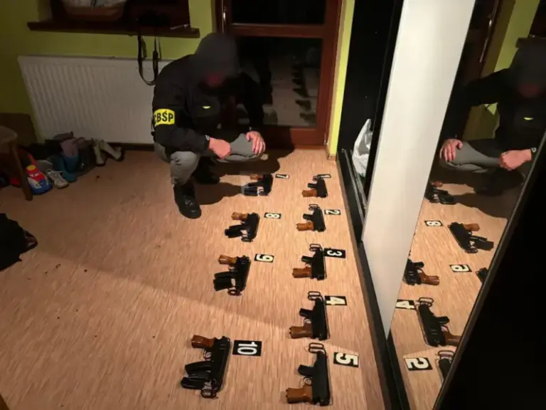 b236984ef882c6b5aed8bb92f4e39803