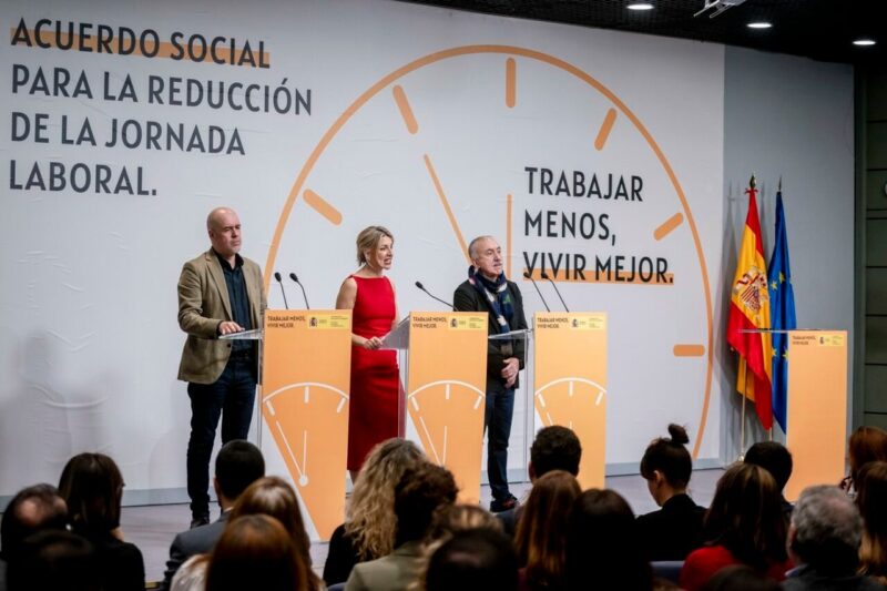 0c01fe90a76fedc2bafed26c33b9bd02-1