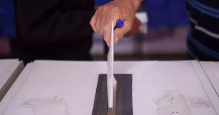 b951e8ab879b84a8b862374f10414ba3-1