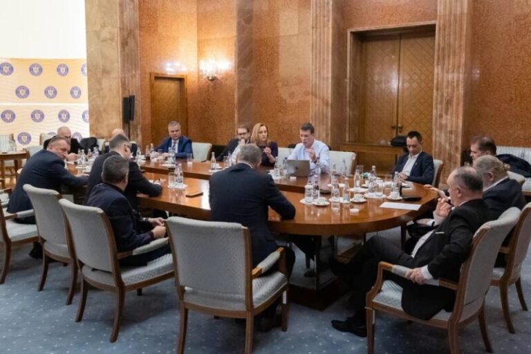 eaeff21f39a36ee6abc54387372334f2