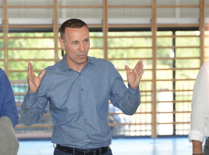 fb9a76a9cb8817504dfee5a463e37607-1