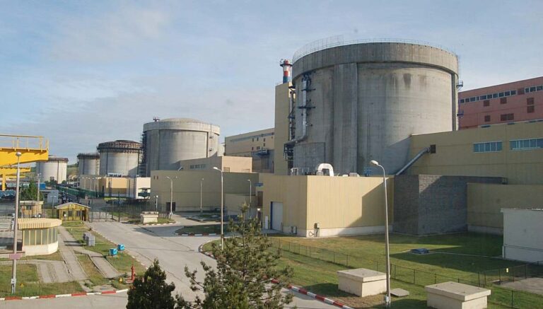 20eb8fa6da112b5e9150e37d82af9e7d-4