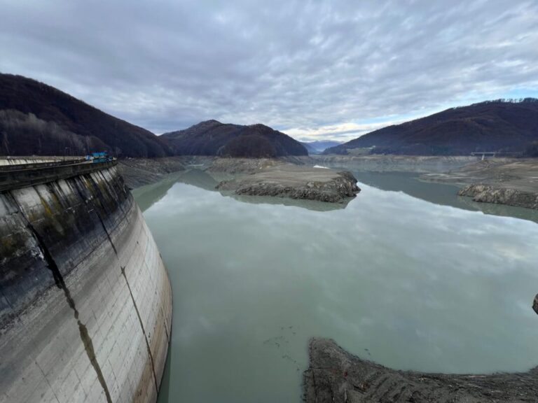 606b1104a54c2f0824a1653221954dfb-1