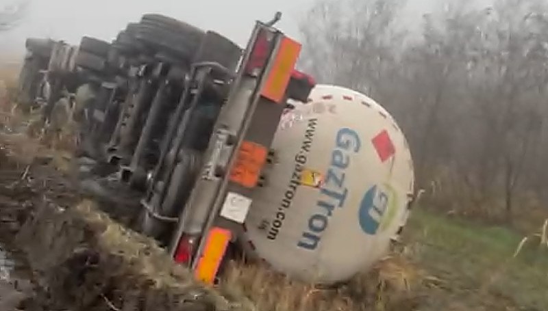 fe6af155f93f32902c467ba2afcc0063-2