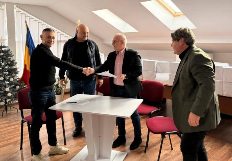 98f41fcf616366cc3bc618f4d444ed66