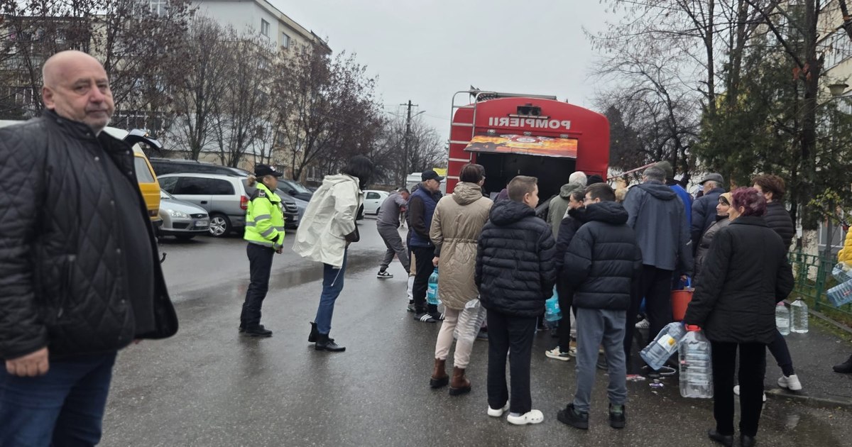 a1962b273fdb24bcb35ef99cb51d419b