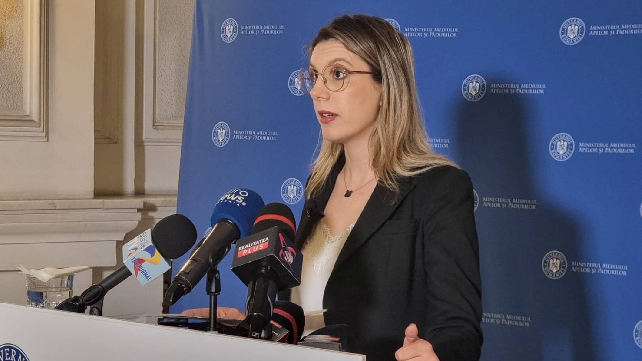 f8c8ee16fc4345da31ed89ab1a98c7fb